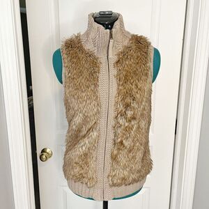 Kenar Faux Fur Full Zip Up Collar Lined Cable Knit Sleeveless Sweater Vest